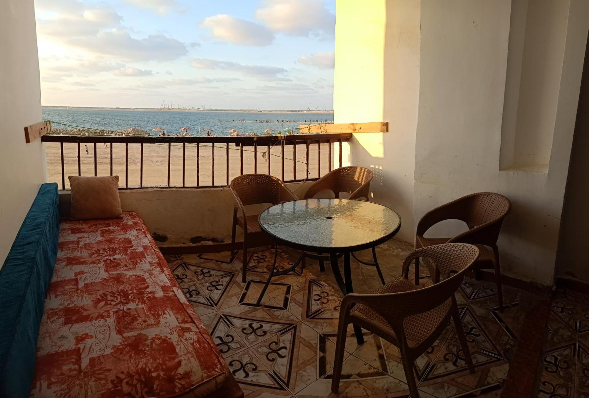 Furnished Apartment - Beach View "Nearest Beach 2 Minutes Walking" - Free Wifi- Abo Keer - Alexandria - Egypt Abu Qir 外观 照片